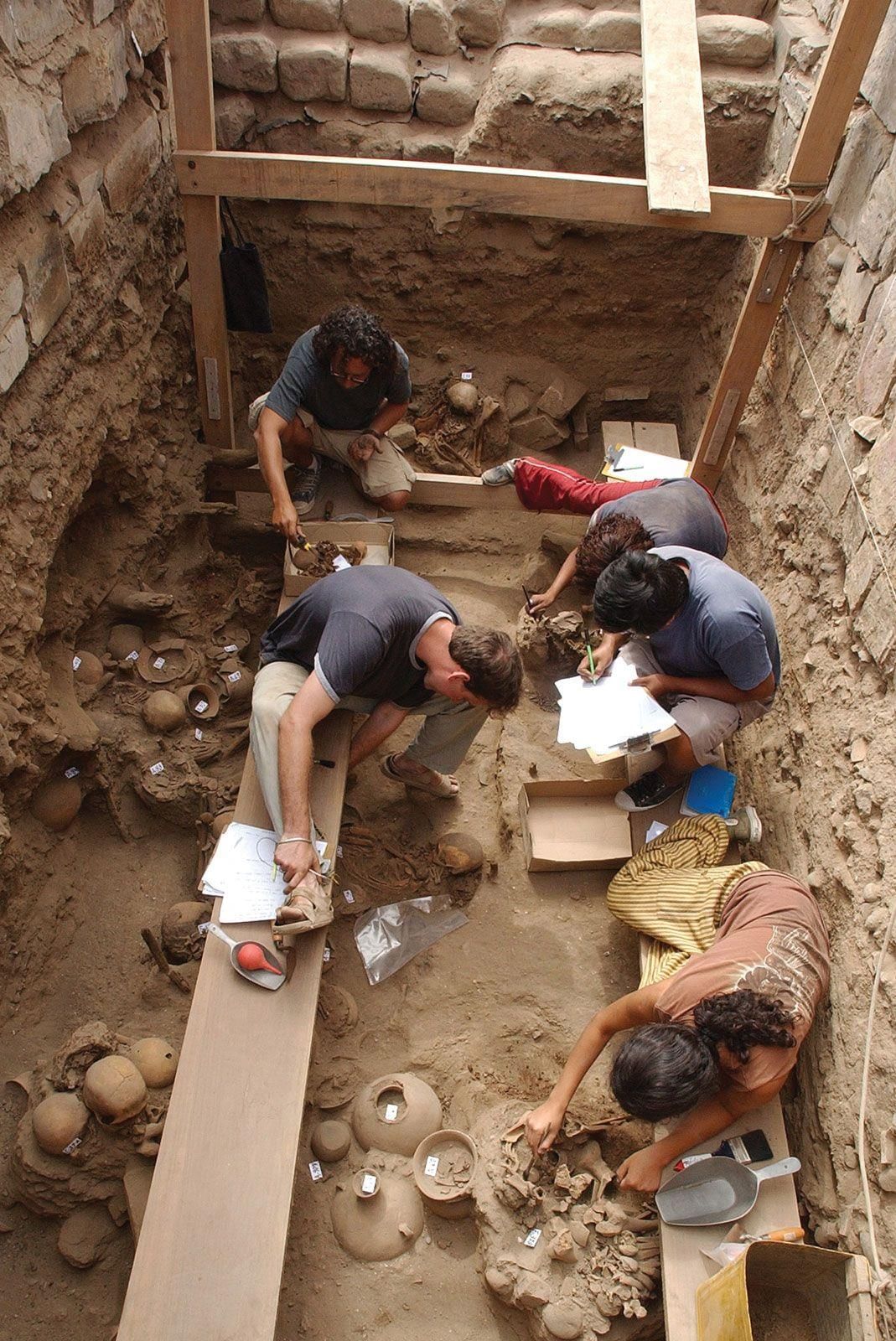 Sources of History Chapter Notes | Social Studies Class 4 ICSE