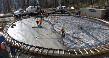 Reinforced concrete water tank floor above ground