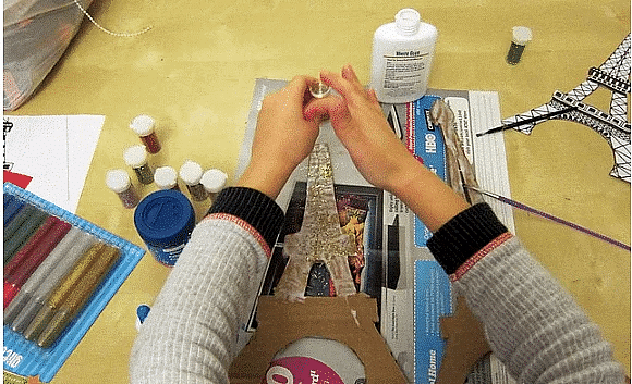 Craft Ideas: Glittery Eiffel Tower | Hands on Art & Craft - Class 1