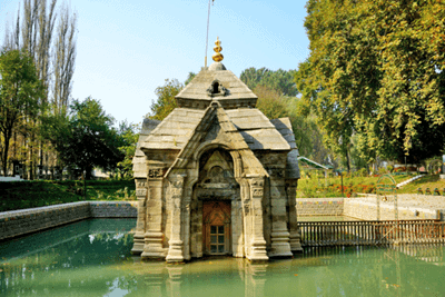 पंड्रेथन मंदिर, कश्मीर