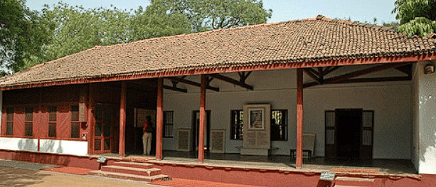 Summary: आश्रम का अनुमानित व्यय | Hindi (Vasant II) Class 7 (Old NCERT)