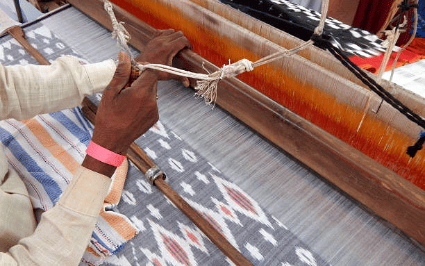  Silk weaving