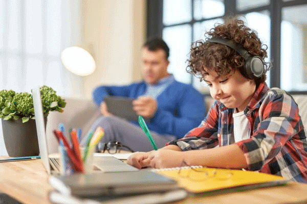 Cultivating a Love for Reading: Environment Shapes a Child`s Habits | Guide for Mindful Parenting in 2025 - LKG