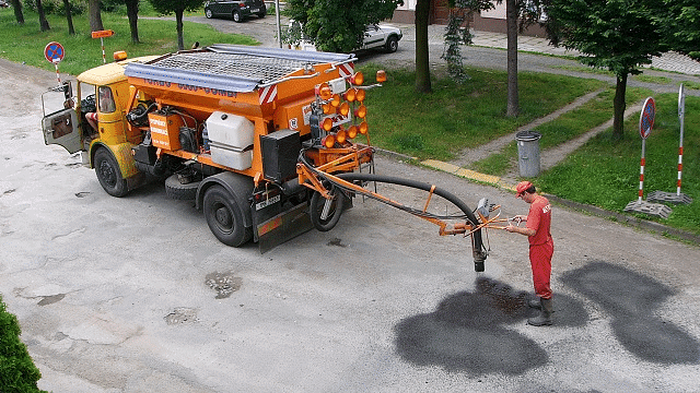 Repair of Road by Injection Pressure Surface Material