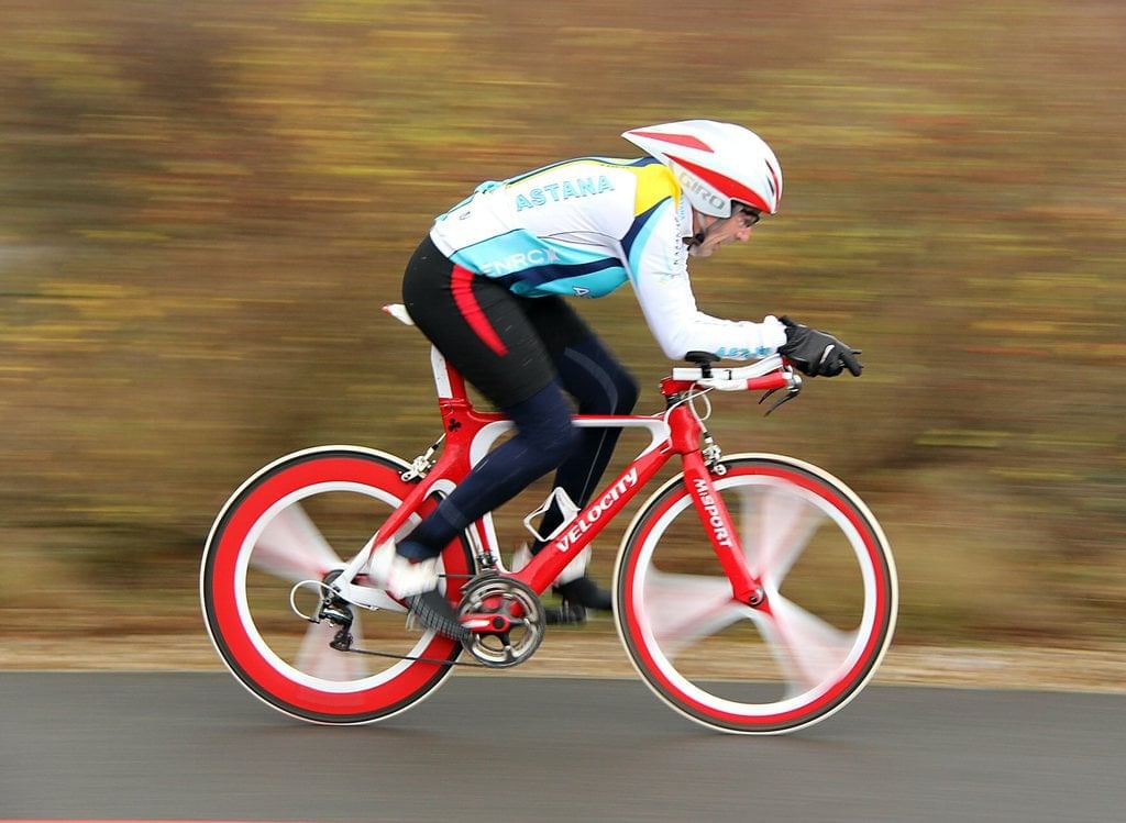 Bike moves in a rectilinear position