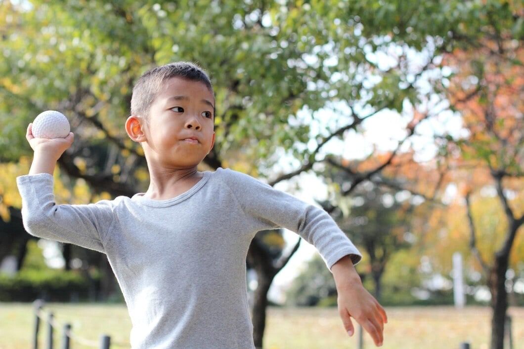 Throwing and Catching Chapter Notes | Physical Education and Well Being (Khel Yoga) Class 5